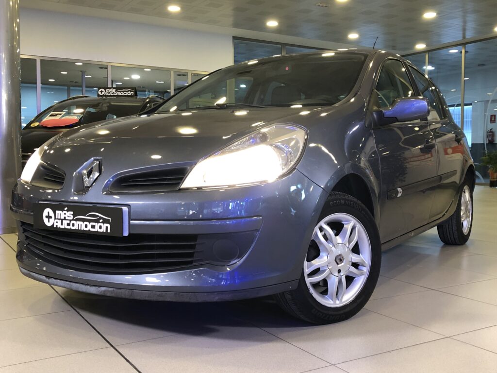 RENAULT CLIO 1.5 DCI