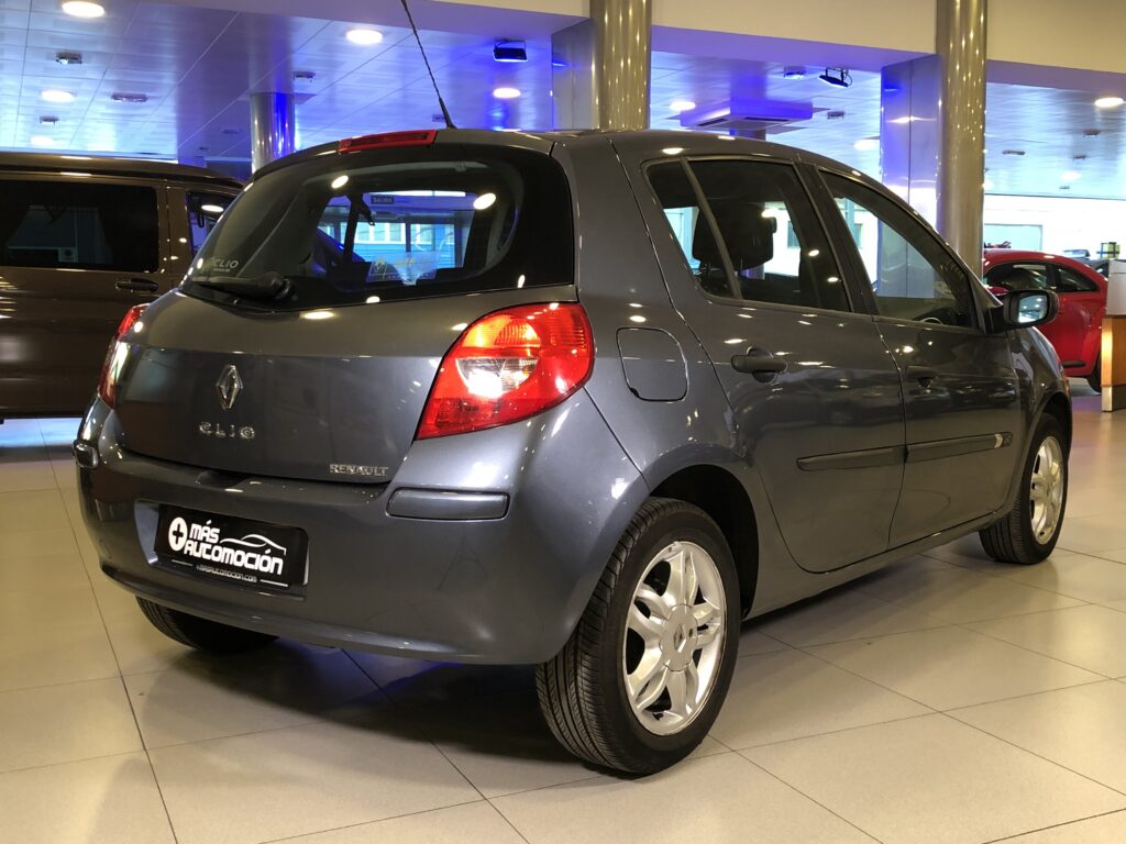 RENAULT CLIO 1.5 DCI