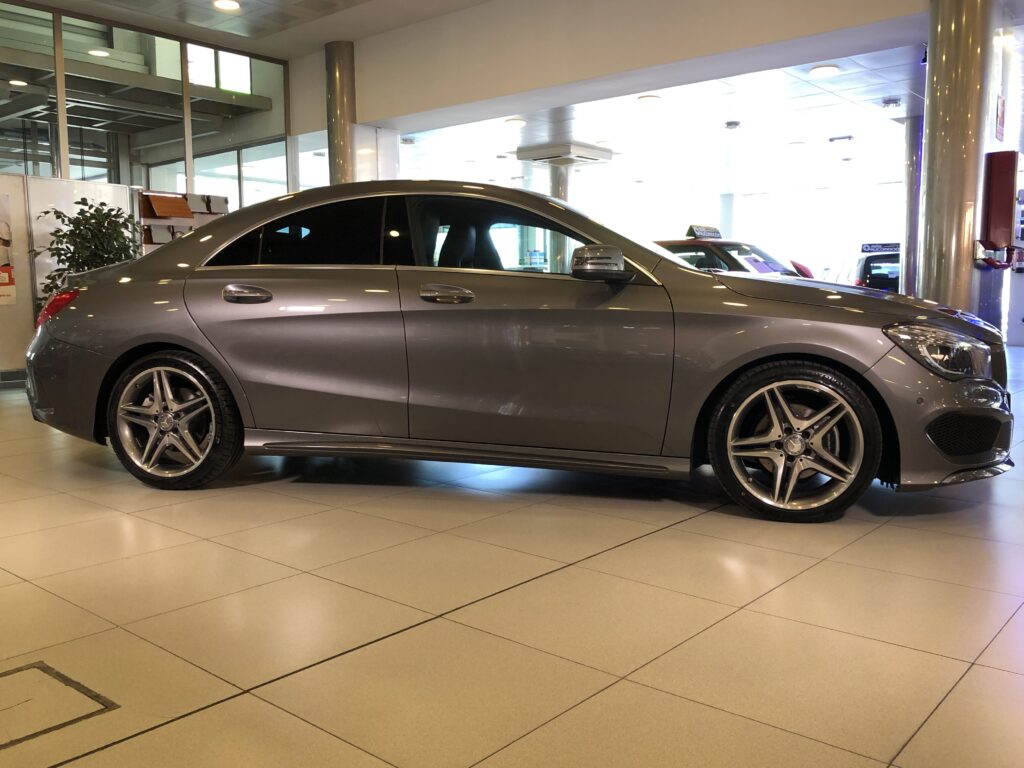 MERCEDES CLA 200 AMG LINE 7G TRONIC