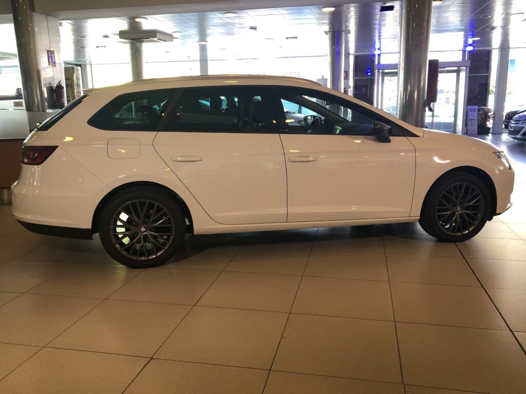 SEAT LEÓN ST 1.6 TDI AUTOMÁTICO