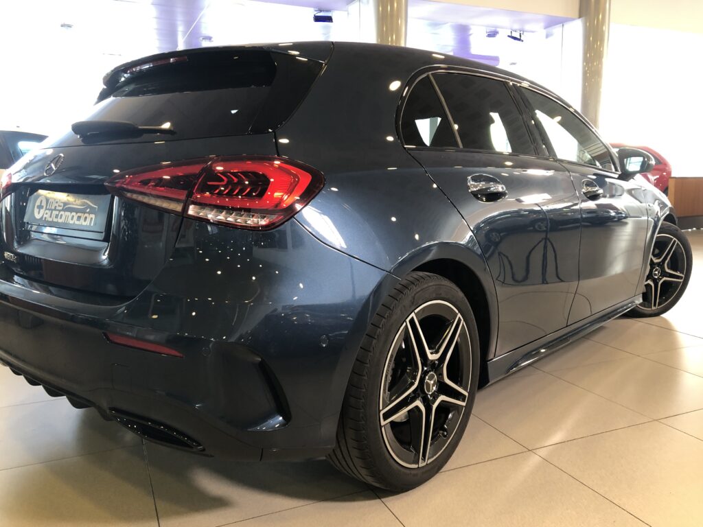 MERCEDES-BENZ A-180 D 2.0 8G-DCT AMG LINE EDITION