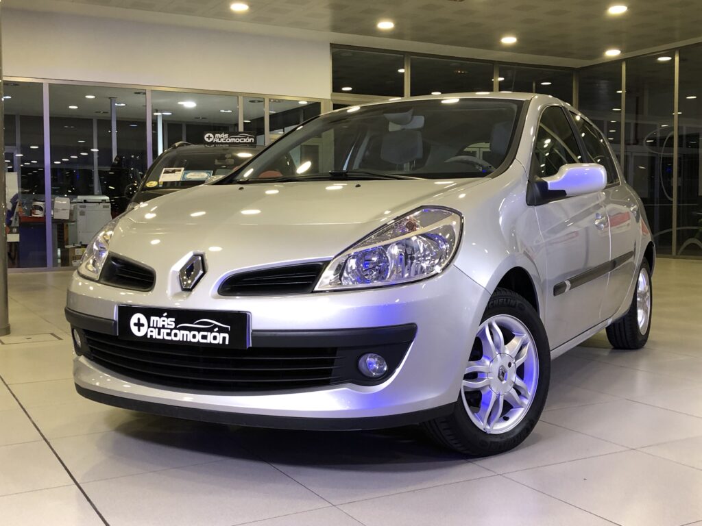 RENAULT CLIO 1.4 I LUXE PRIVILEGE 5/P