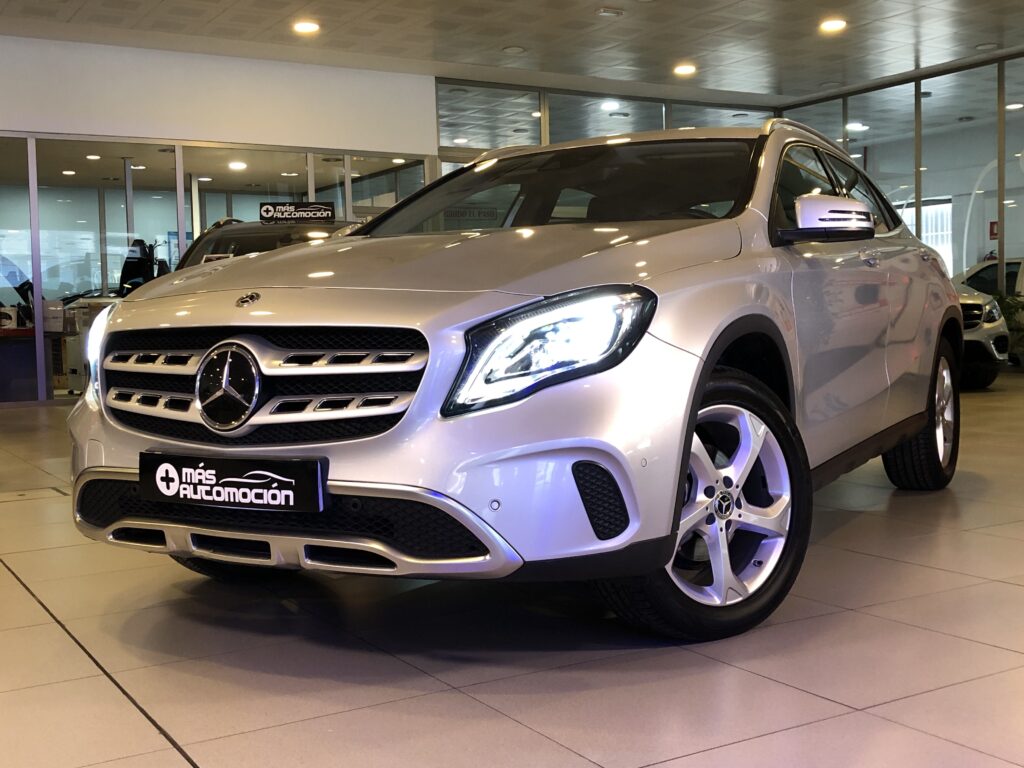 MERCEDES-BENZ GLA 200 URBAN 7G-TRONIC