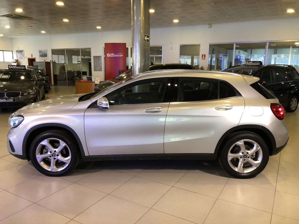 MERCEDES-BENZ GLA 200 URBAN 7G-TRONIC