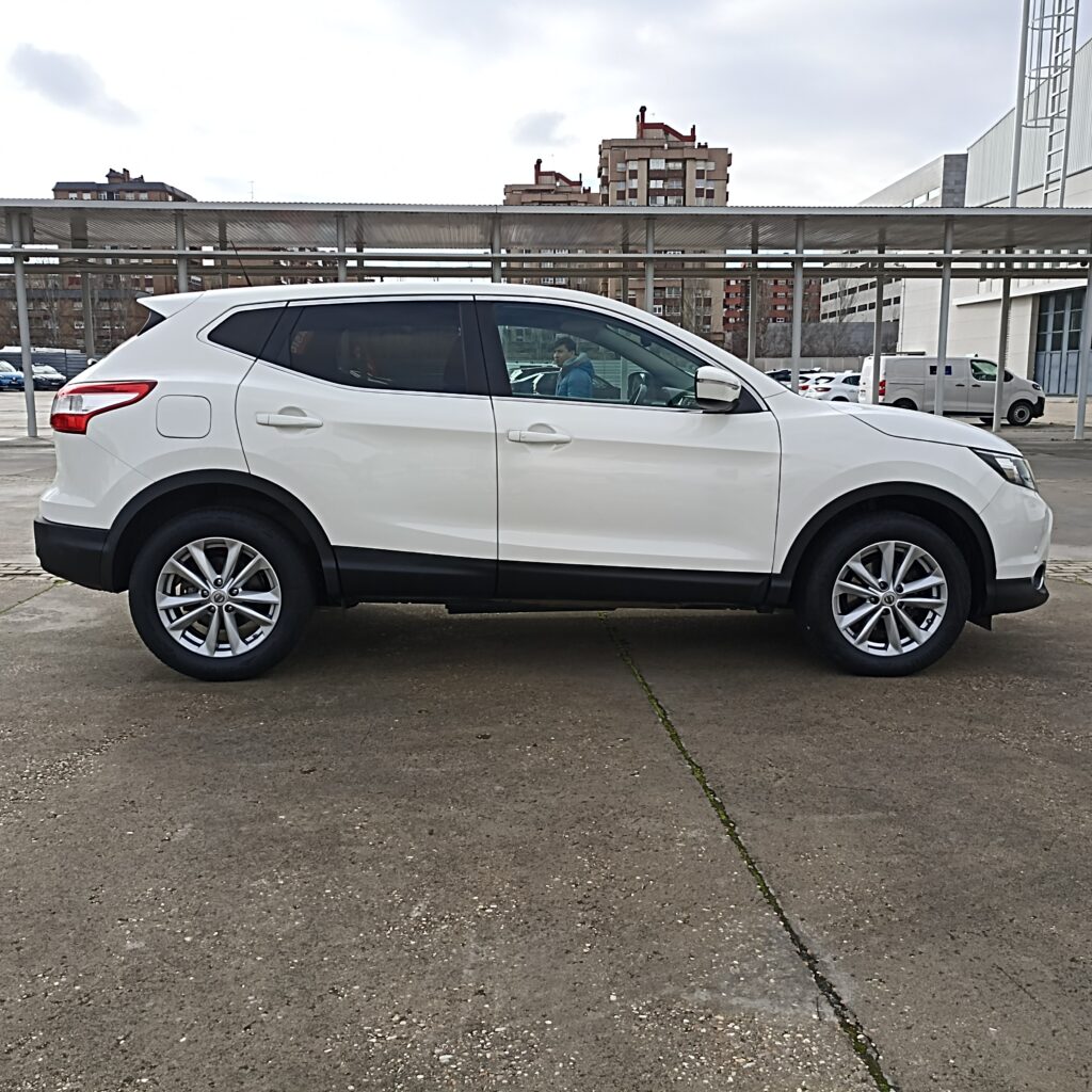 NISSAN QASHQAI 1.2 i