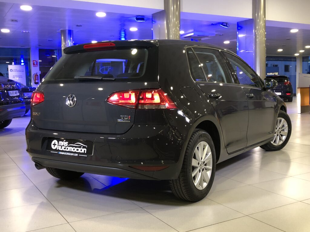 VOLKSWAGEN GOLF VII 1.6 TDI DSG ADVANCE 5P. AUTOMÁTICO 7 VEL