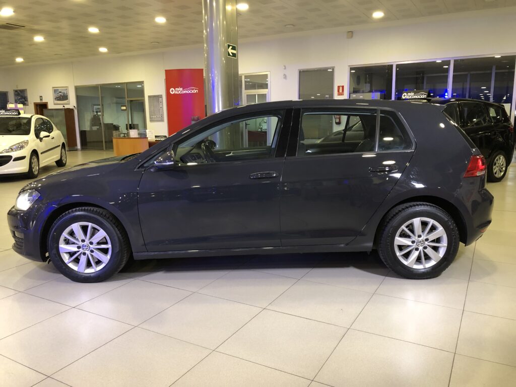 VOLKSWAGEN GOLF VII 1.6 TDI DSG ADVANCE 5P. AUTOMÁTICO 7 VEL