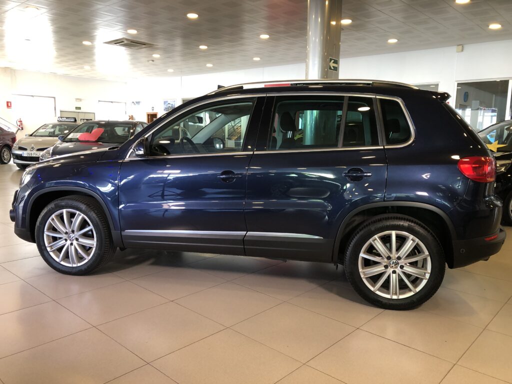 VOLKSWAGEN TIGUAN II T1 2.0 TDI BLUEMOTION 4x2 SPORT