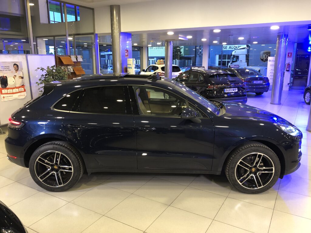 PORSCHE MACAN 2.0 i