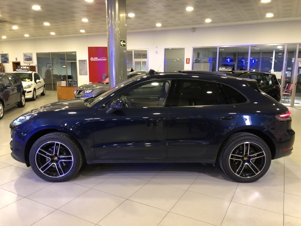 PORSCHE MACAN 2.0 i