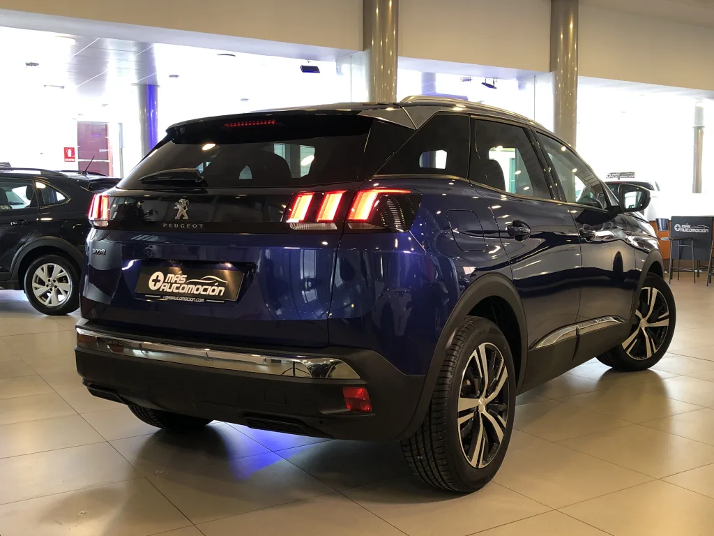 PEUGEOT 3008 1.2 PURETECH ALLURE
