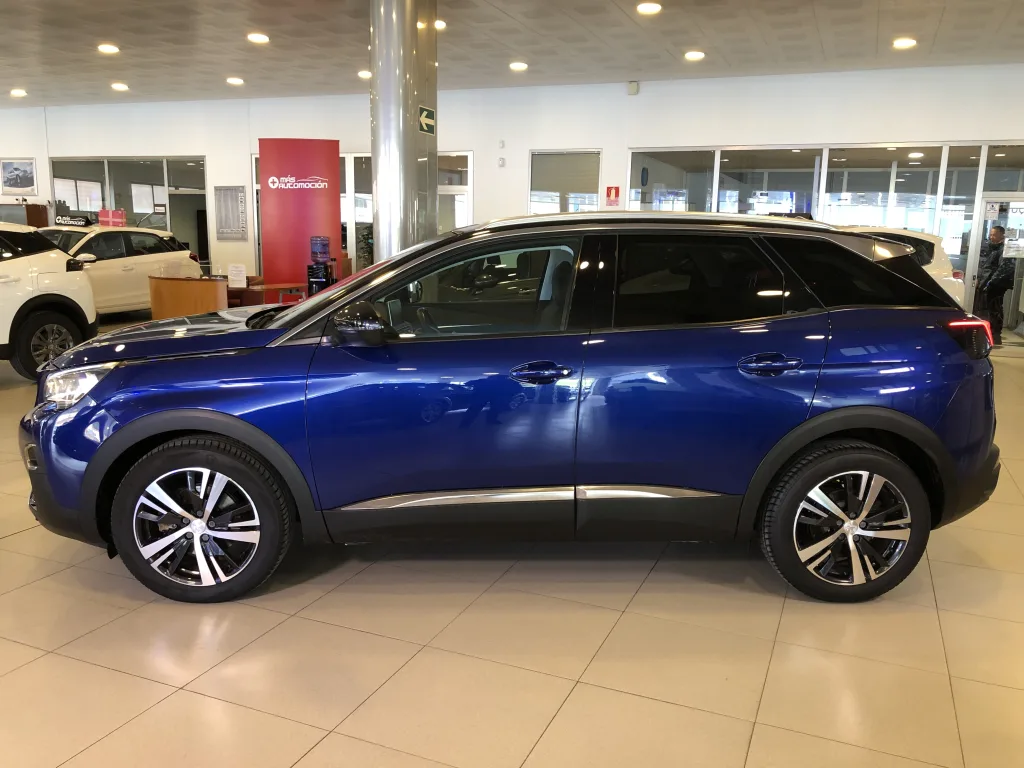 PEUGEOT 3008 1.2 PURETECH ALLURE