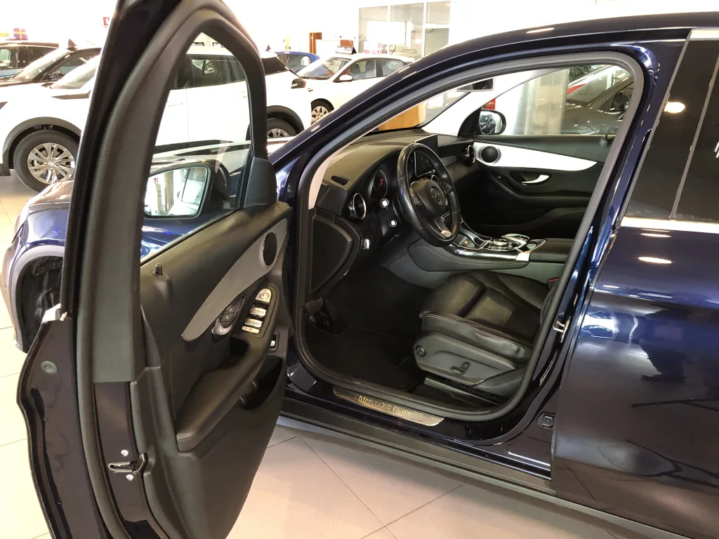 MERCEDES GLC 220D 4MATIC AMG LINE 9G TRONIC 4x4