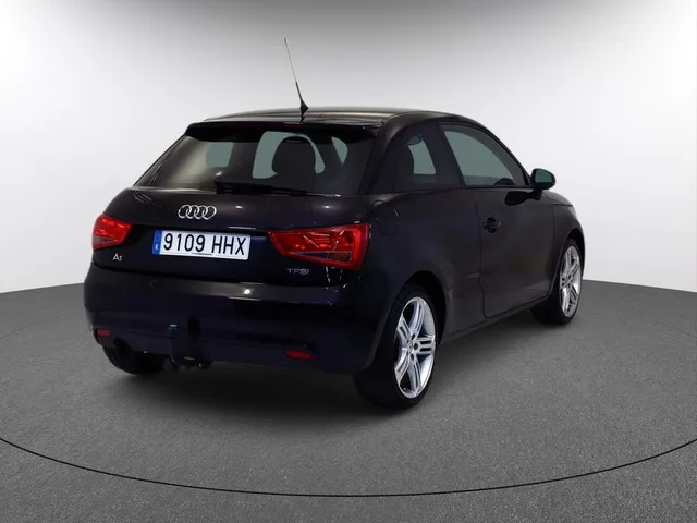 Audi  A1 Attraction 1.2 TFSI 63 kW (86 CV)