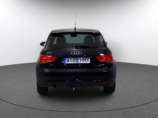 Audi  A1 Attraction 1.2 TFSI 63 kW (86 CV)