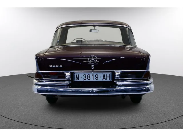 Mercedes-Benz  220 S 66 kW (90 CV)