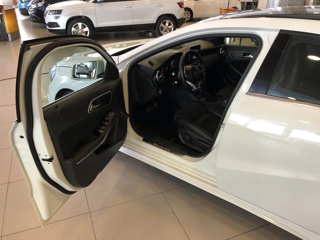 MERCEDES-BENZ A-180 CDI AMG LINE 7G-TRONIC